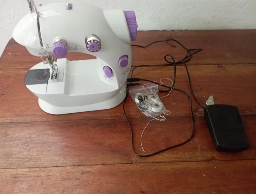 Máquina de Costura Portátil – Ajusta tu Ropa Fácil y Rápido en Casa